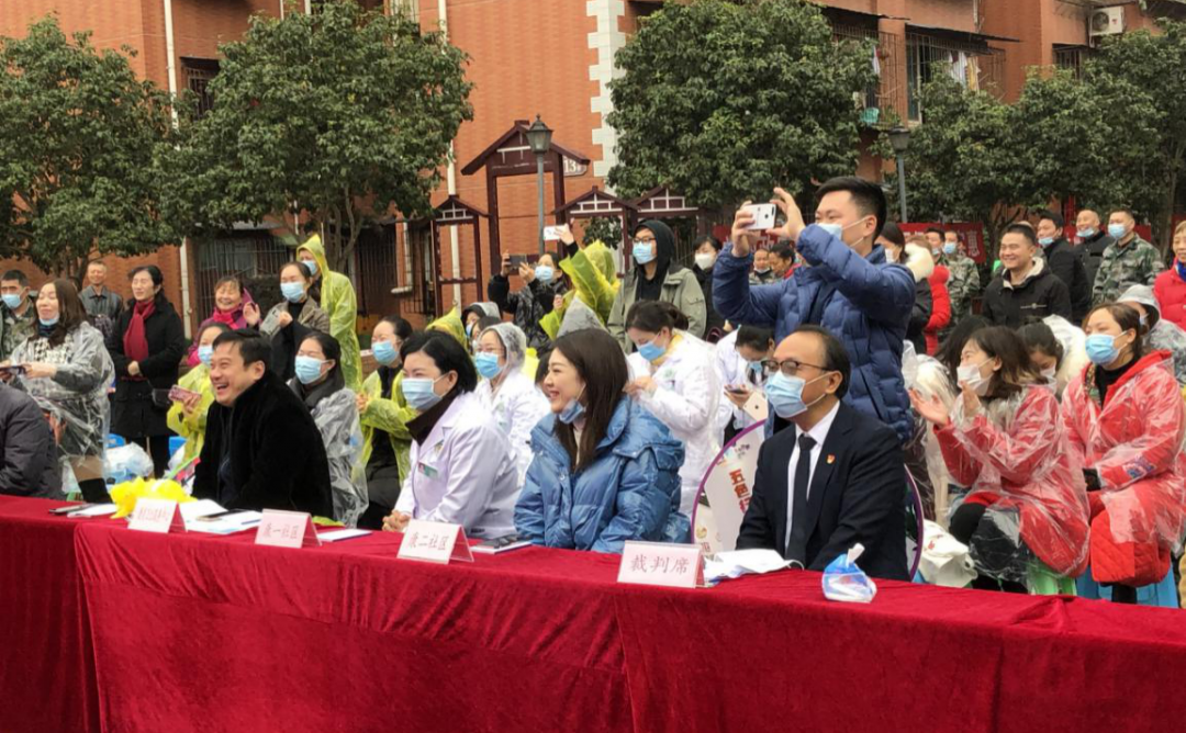 重庆军航律师律师事务所送“典”进社区